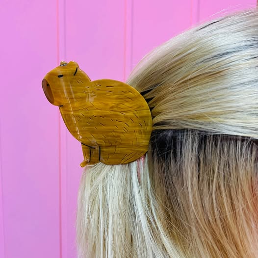 Capybara - Hair Clip