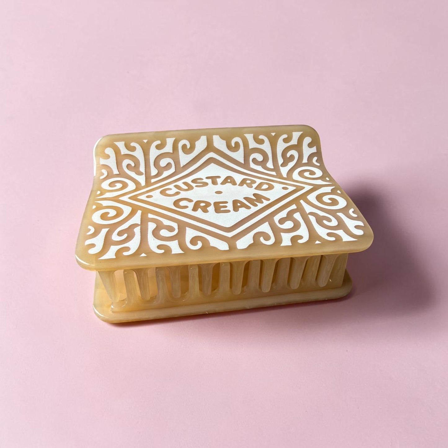 Custard Cream Hair Claw