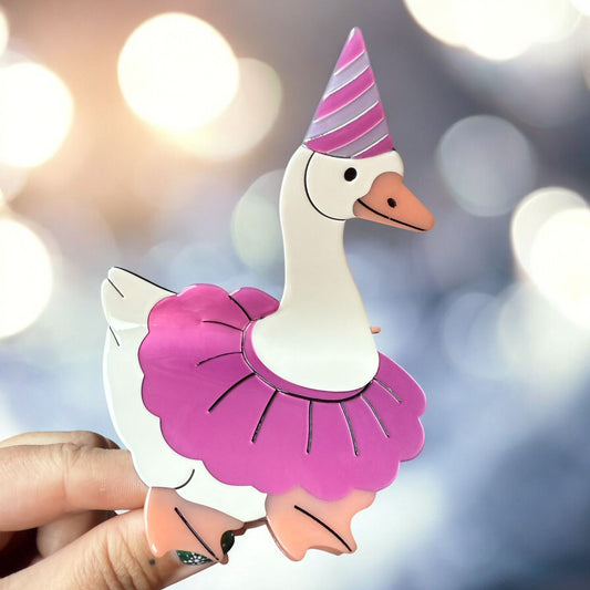 Silly Goose Hair Claw